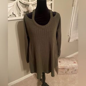 Umgee sweater tunic. Large